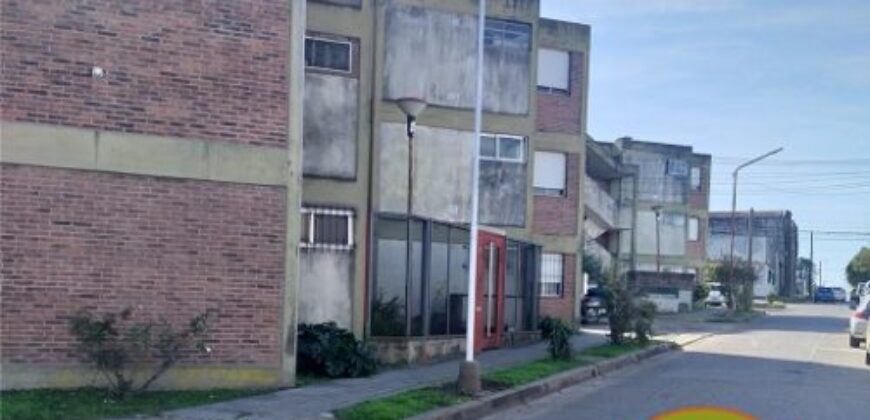 Venta de  Depto en  Artusi y Comb. De Malvinas