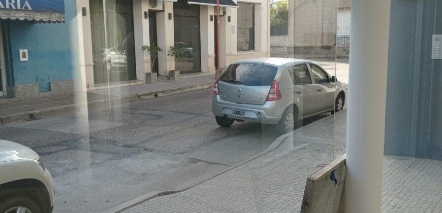 VENTA UNIDADES FUNCIONALES EN EDIFICIO SOBRE CALLE ROCAMORA