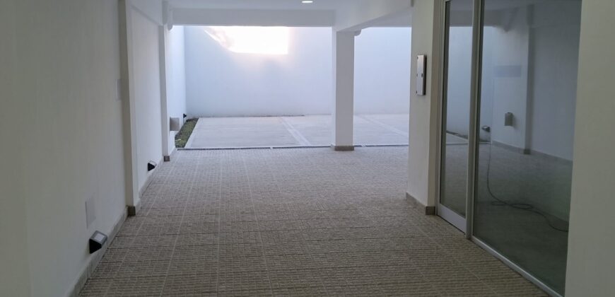 VENTA UNIDADES FUNCIONALES EN EDIFICIO SOBRE CALLE ROCAMORA