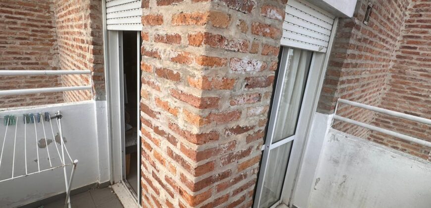 VENTA DEPARTAMENTO EDIFICIO UDA, B. IRIGOYEN Y PERU