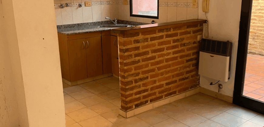 DEPARTAMENTO A UNA CUADRA DE LA PEATONAL