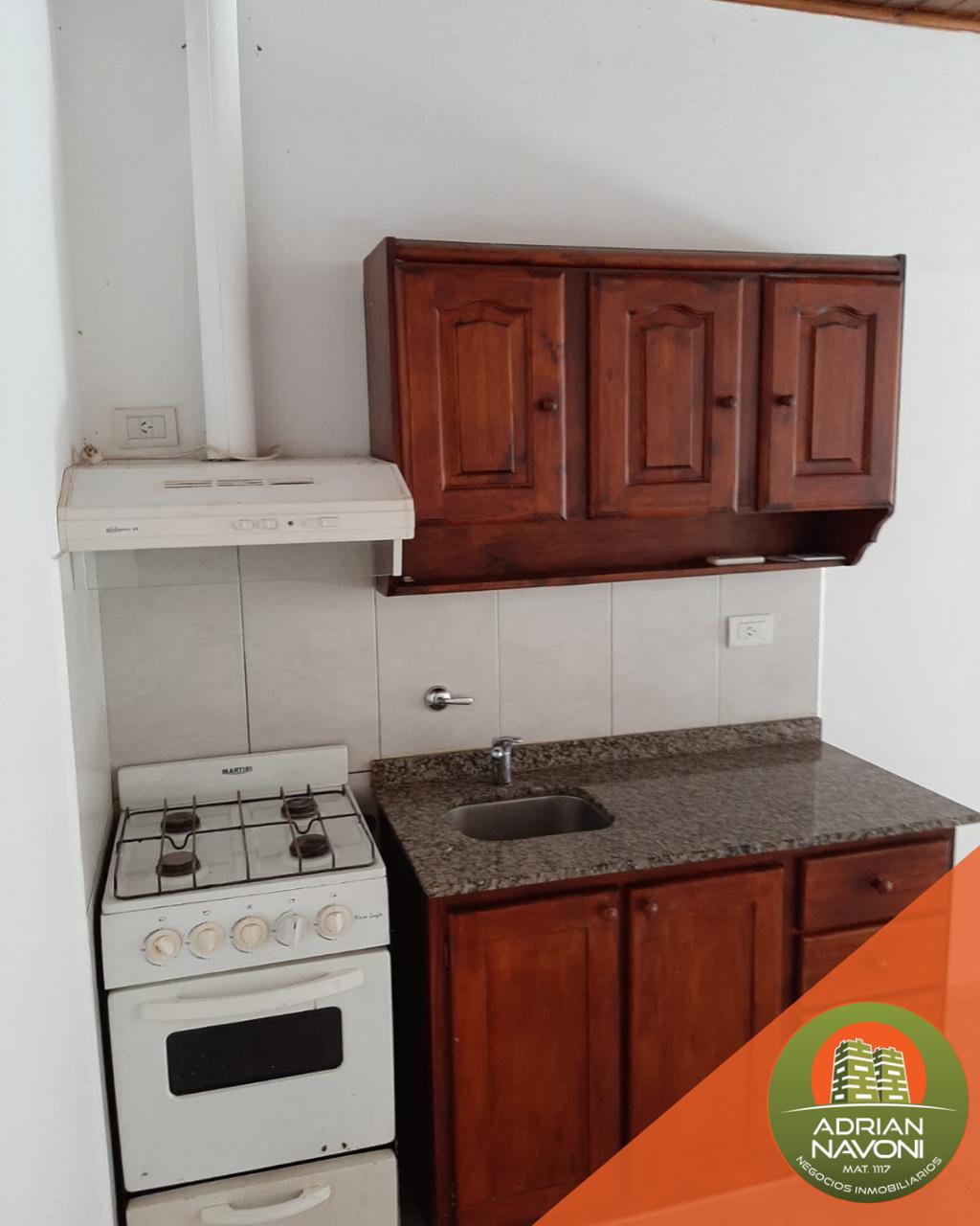 Monoambiente en alquiler, sobre calle Estrada