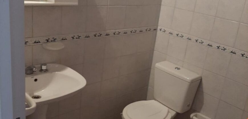 Monoambiente en alquiler, sobre calle Estrada